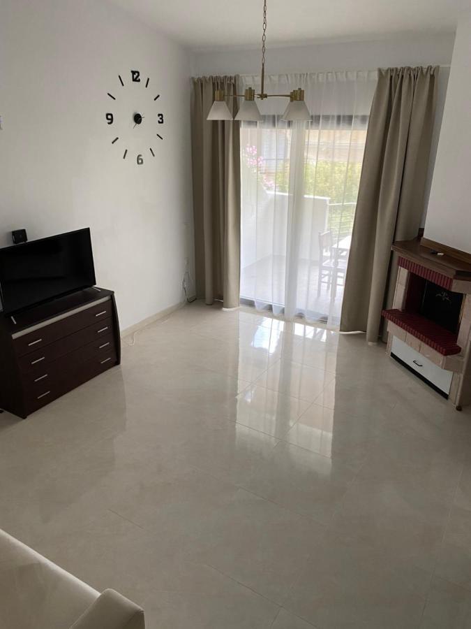 Irini Apartment Hanioti Exteriör bild