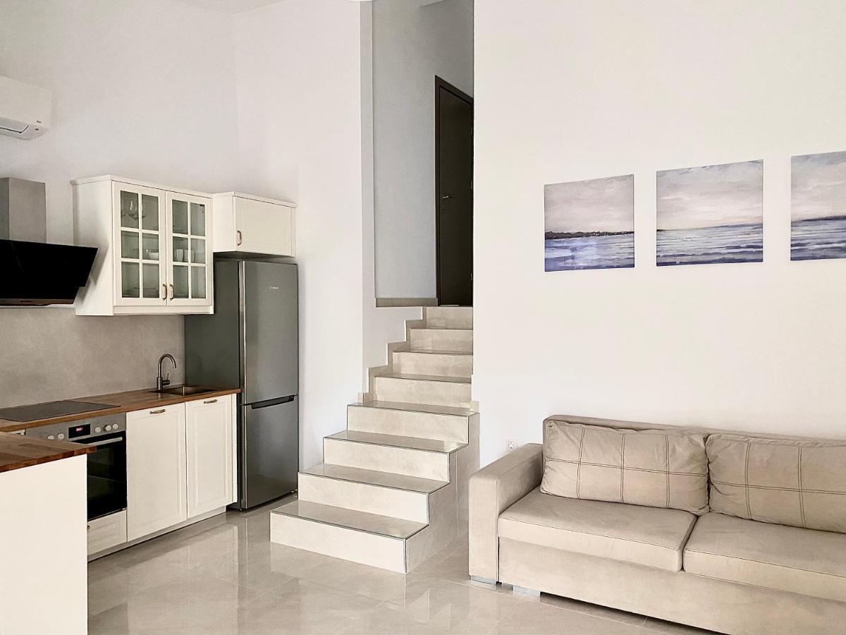 Irini Apartment Hanioti Exteriör bild